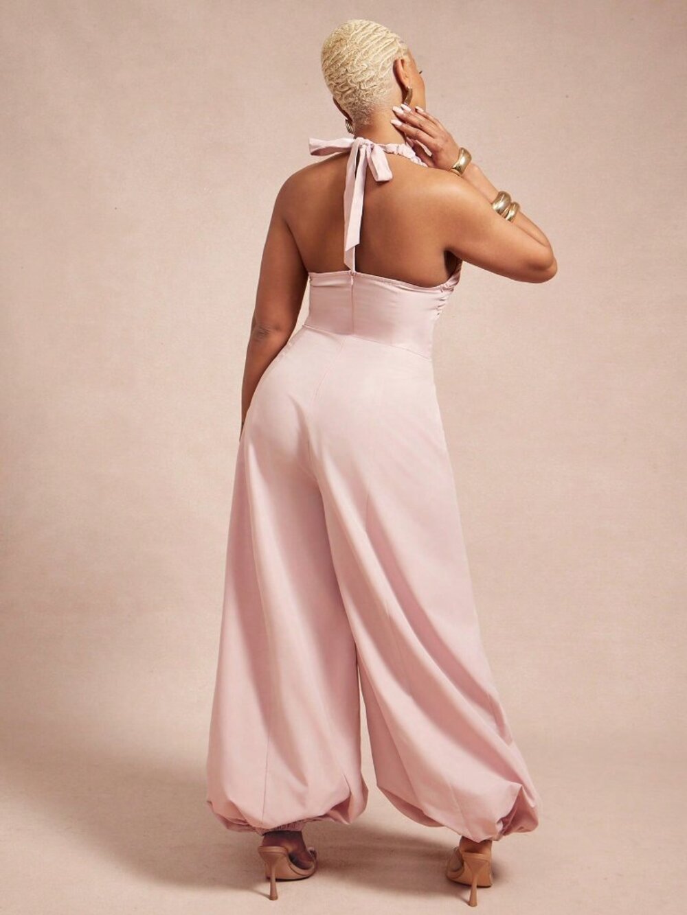 Dusty Pink Sexy Women's Woven Ruched Halter Neck Balloon Hem Jumpsuit - Picture 2 of 5